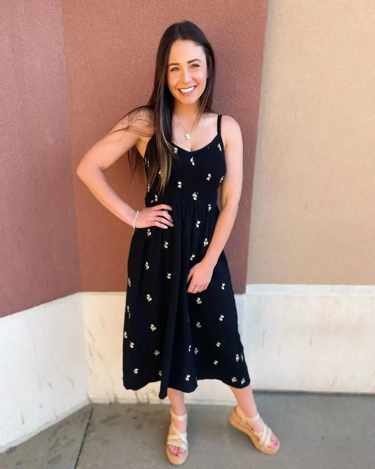 22 Stylish Black Sundress Outfit Ideas for Summer: Casual, Aesthetic ...
