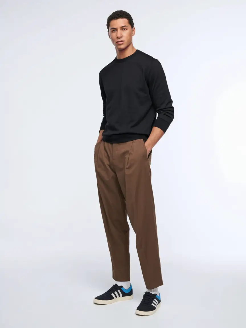 fall-business-casual-outfit-men-Modern-Minimalism-with-a-Retro-Kick