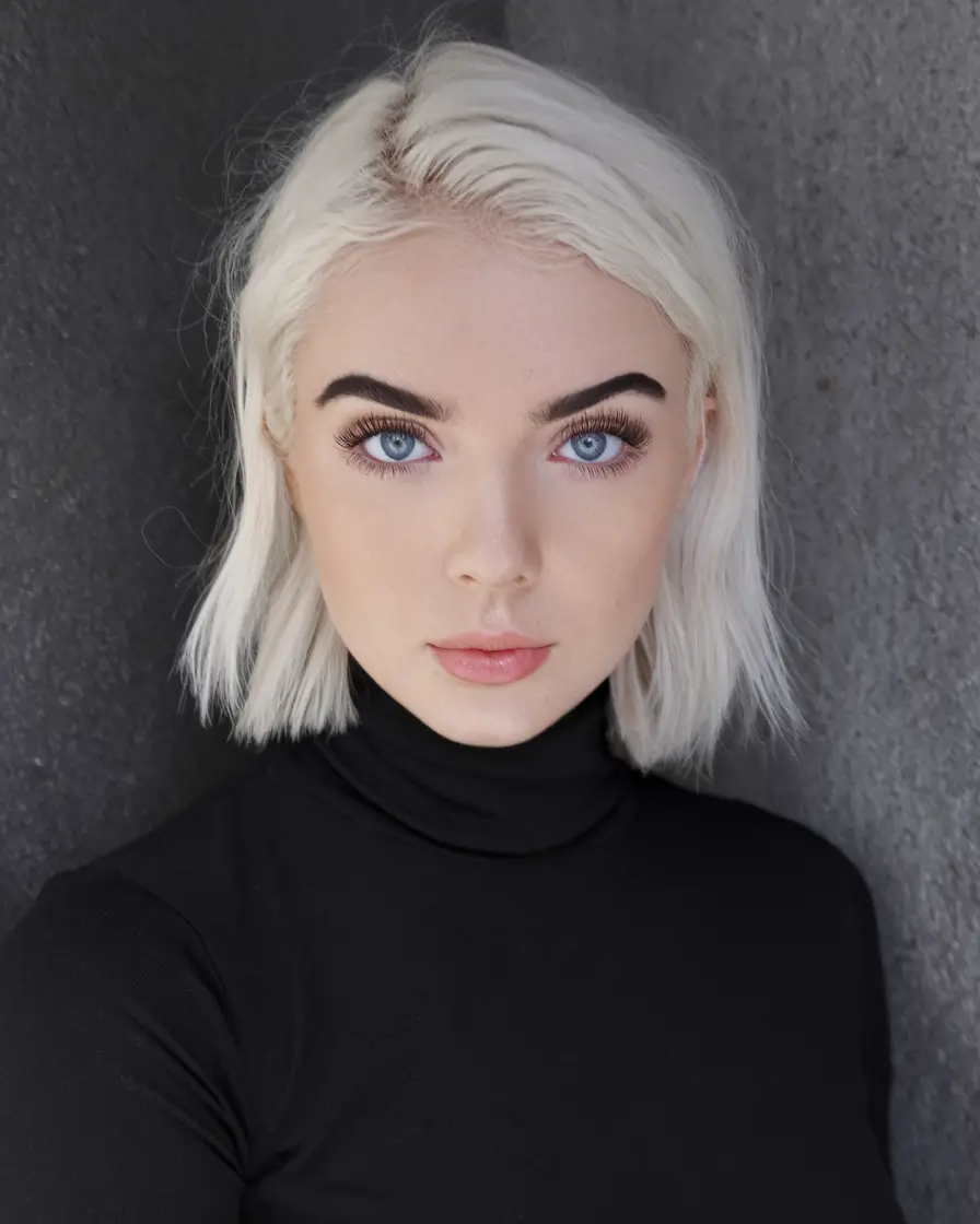 fall hair color for blondes 2025 platinum power with an edge