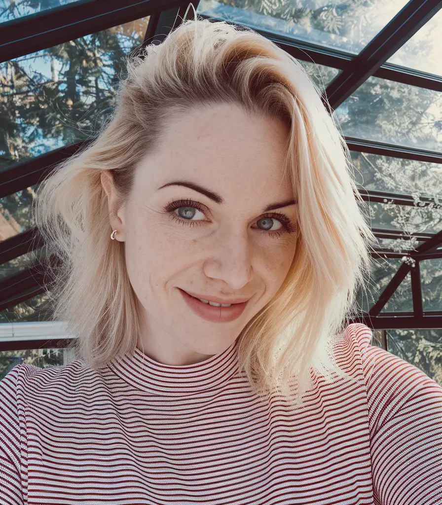 fall hair color for blondes 2025 Subtle Shine and Barely-There Texture