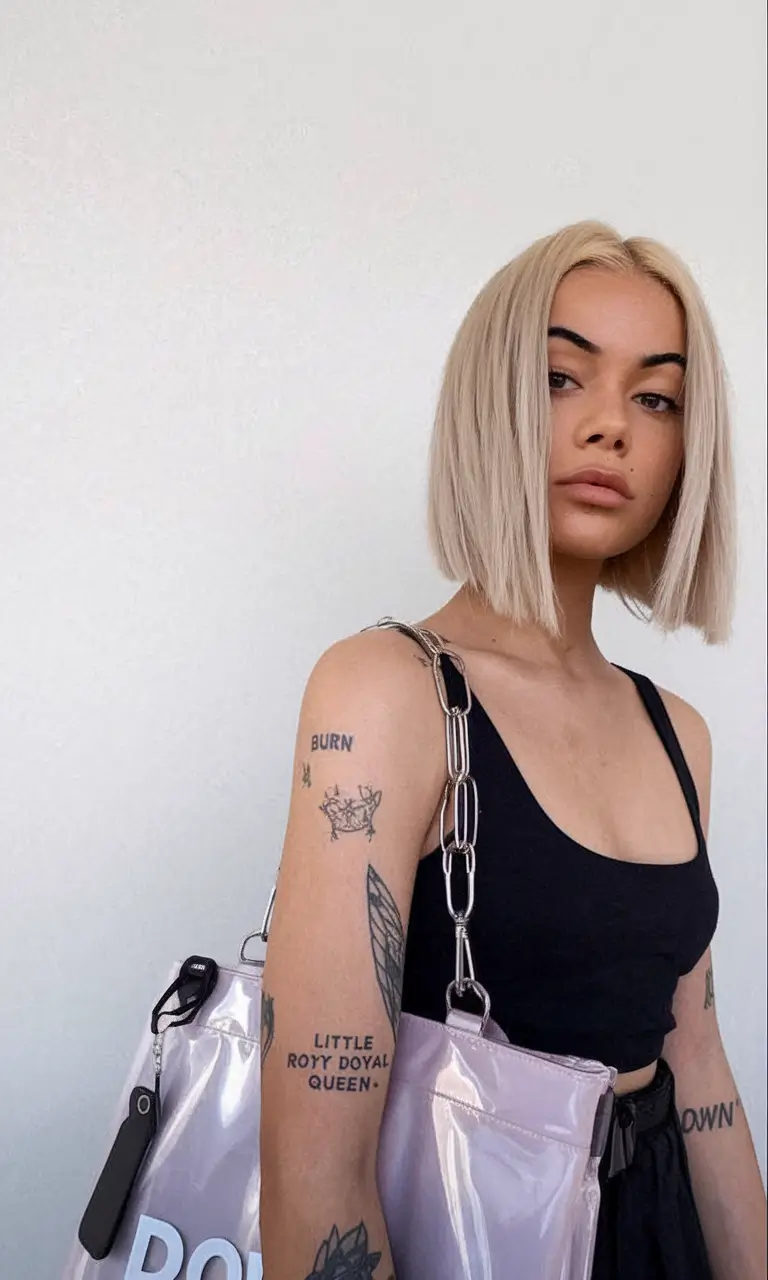 fall bob haircut ideas 2025+Platinum Cream Bob with Blunt Ends