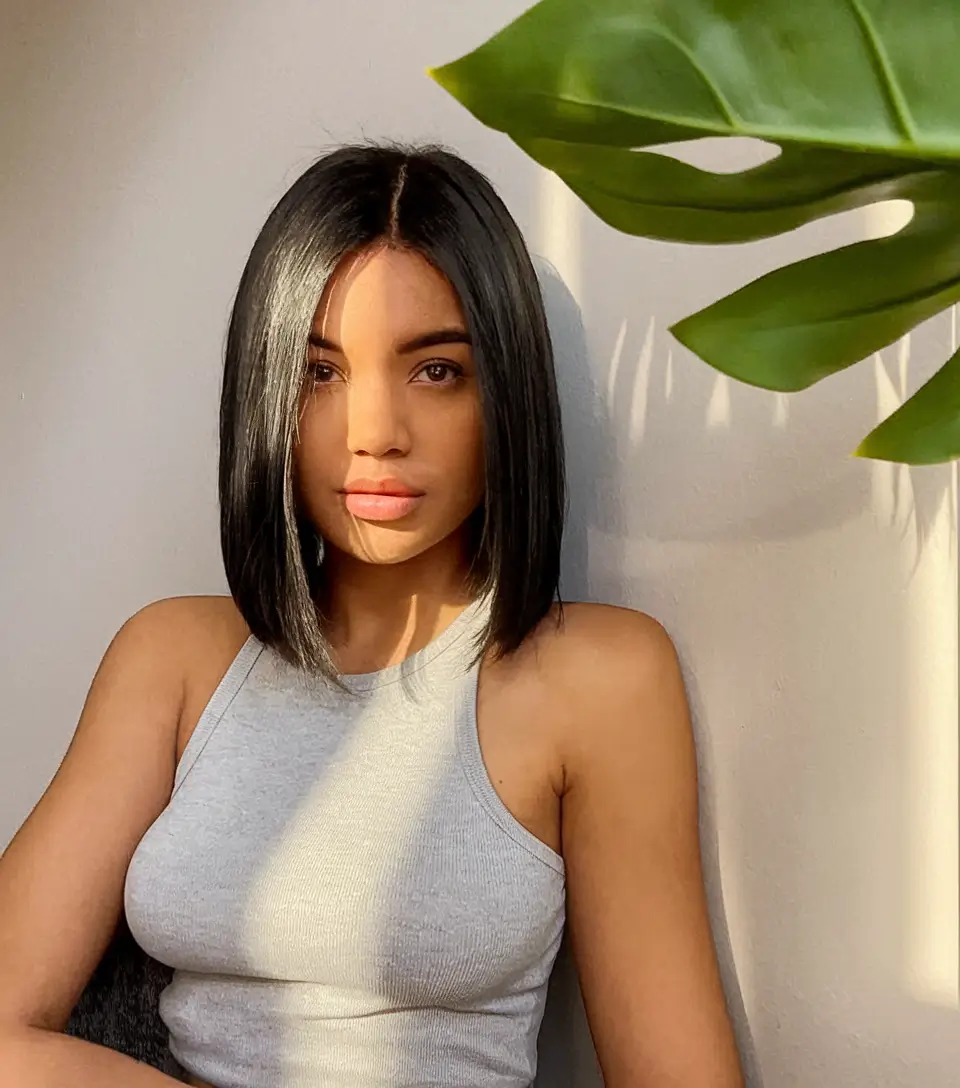 fall bob haircut+Mid-Length Sleek Bob with Glassy Finish