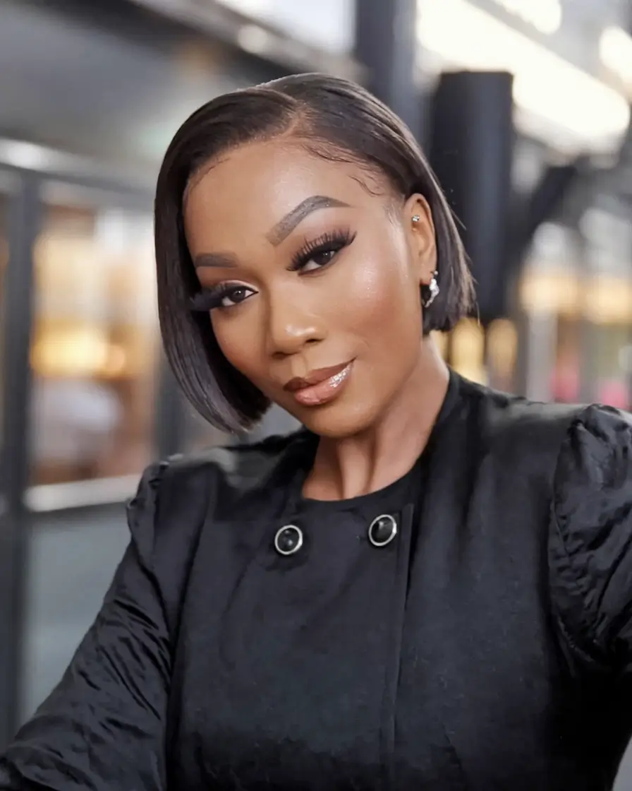 fall-hair-color-for-black-women-2025+Chic-Tapered-Bob-with-Sleek-Tuck