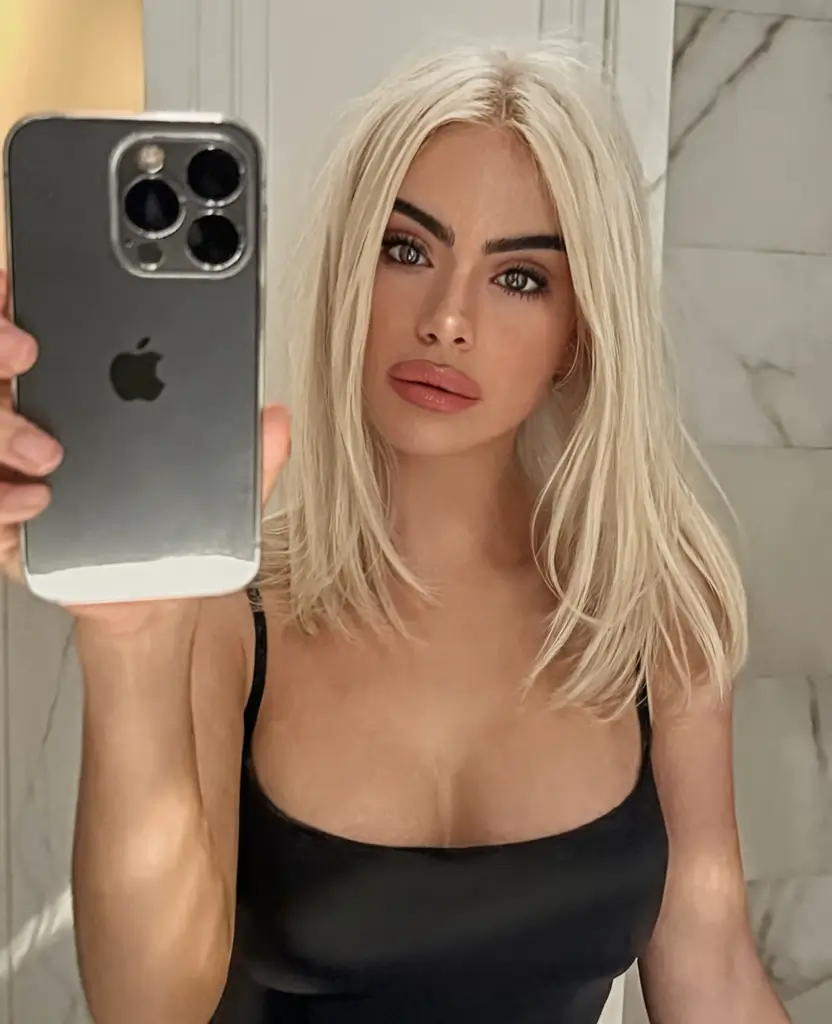 fall hairstyle for medium hair Textured Platinum Layers with a Subtle Flip