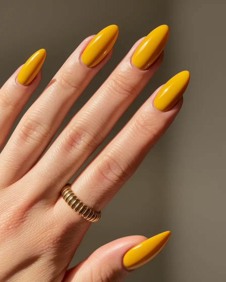 Autumn 2025 Nail Color Inspiration – Butternut Mustard Shine