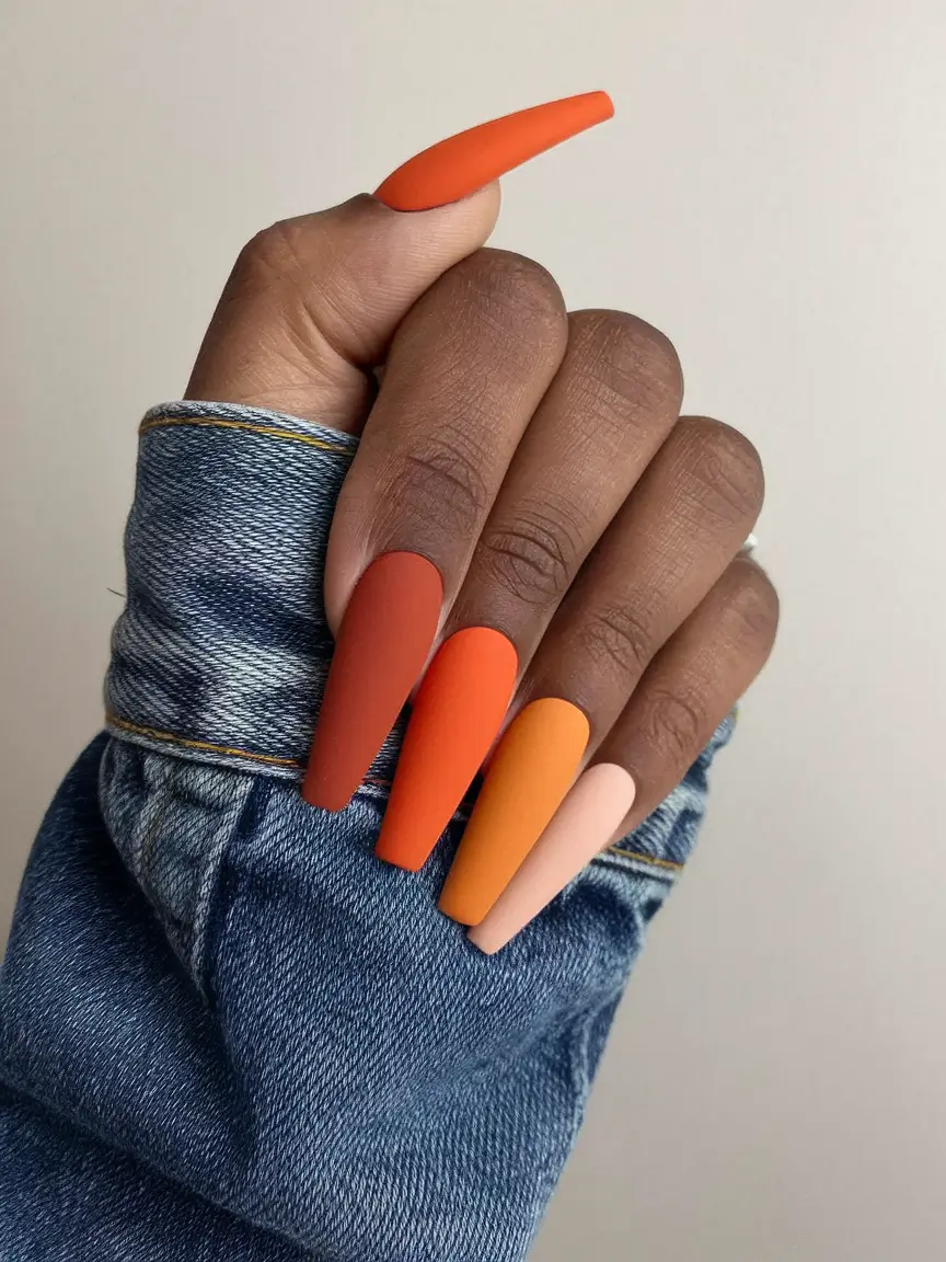 Autumn 2025 Nail Color Inspiration – Spiced Orange Gradient Coffins