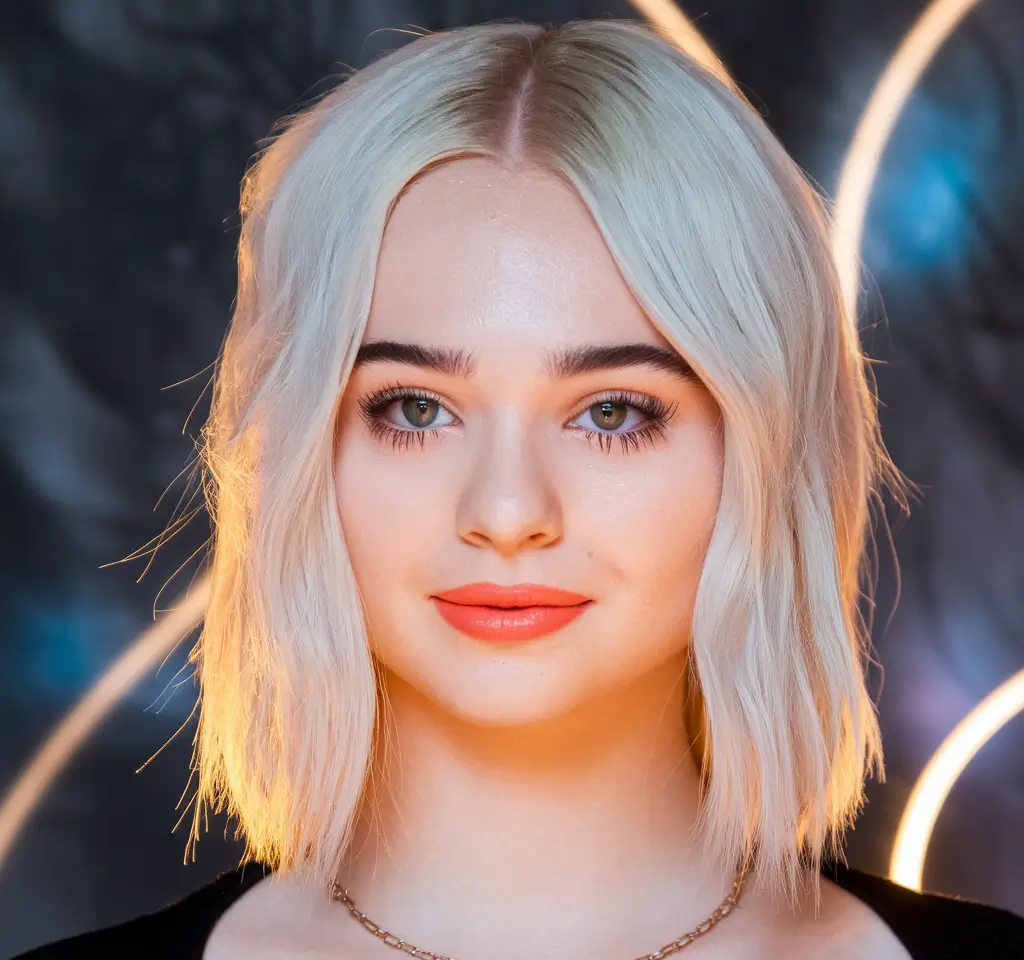 Best Fall Hair Colors Trends 2025 for Cool Skin – Icy Pearl Blonde Midi Bob