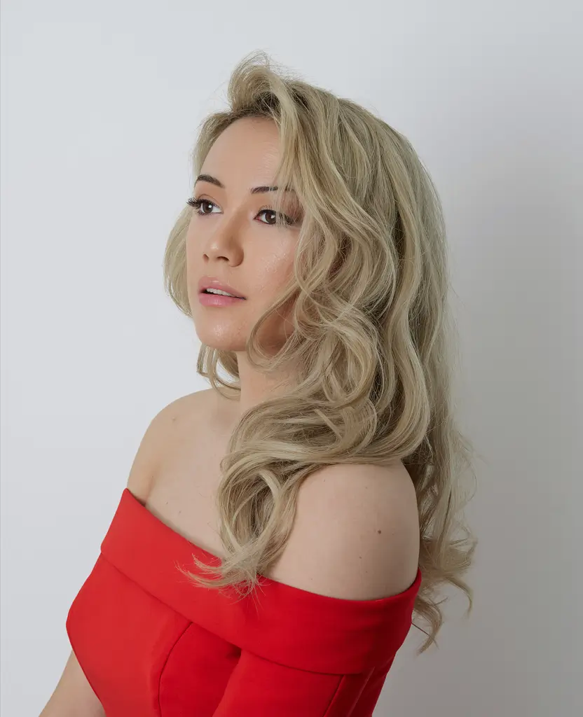 fall-wedding-hairstyles-long-hair-Loose-Curls-with-Romantic-Volume
