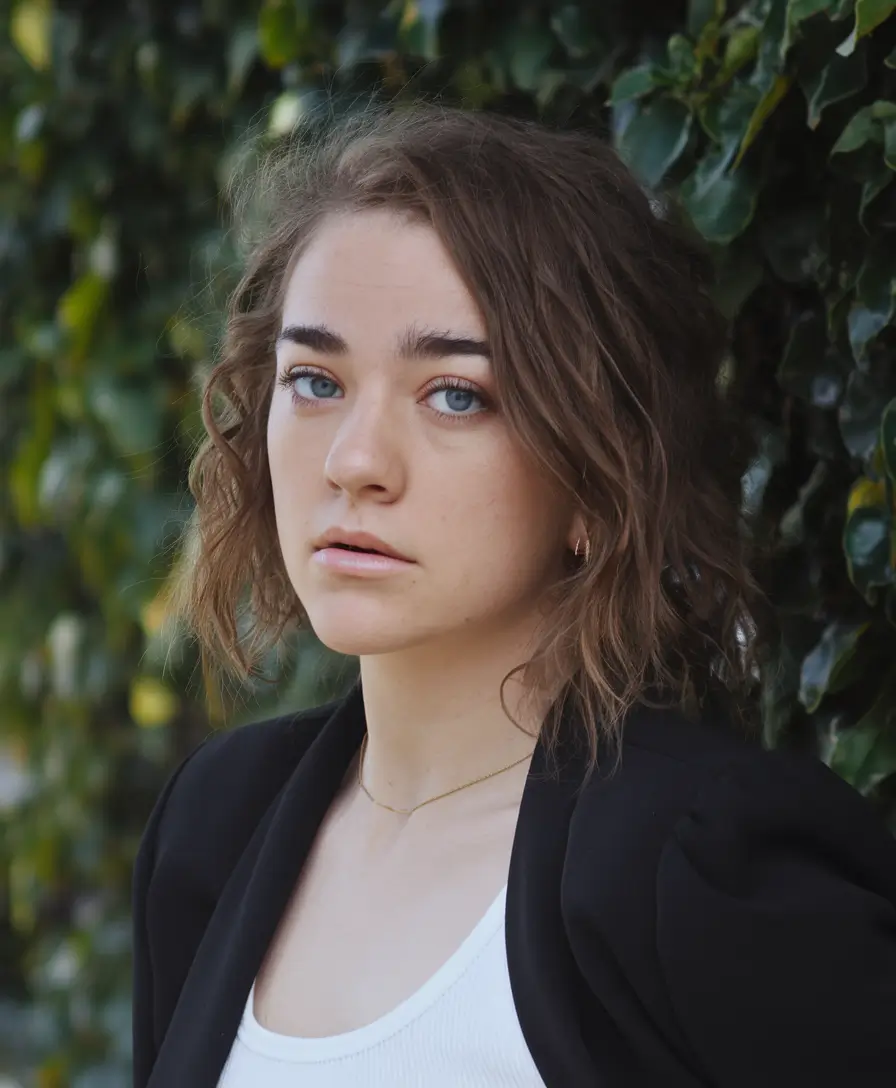 cute fall hairstyle short hair Undone Waves with Fall Layers