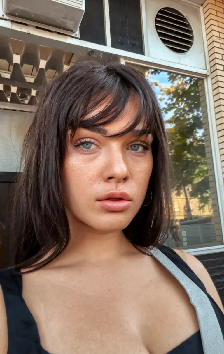 hairstyles for round faces+Modern Baddie Layers with Fringe