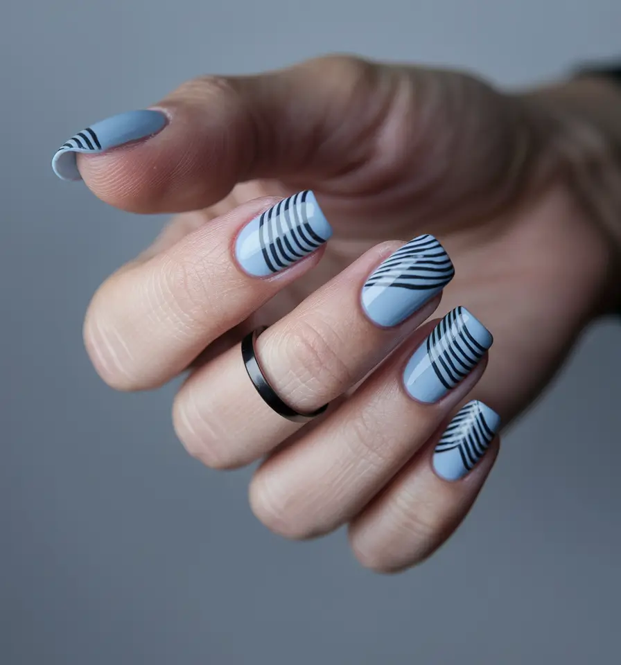 fall inspo nails 2025 midnight stripes