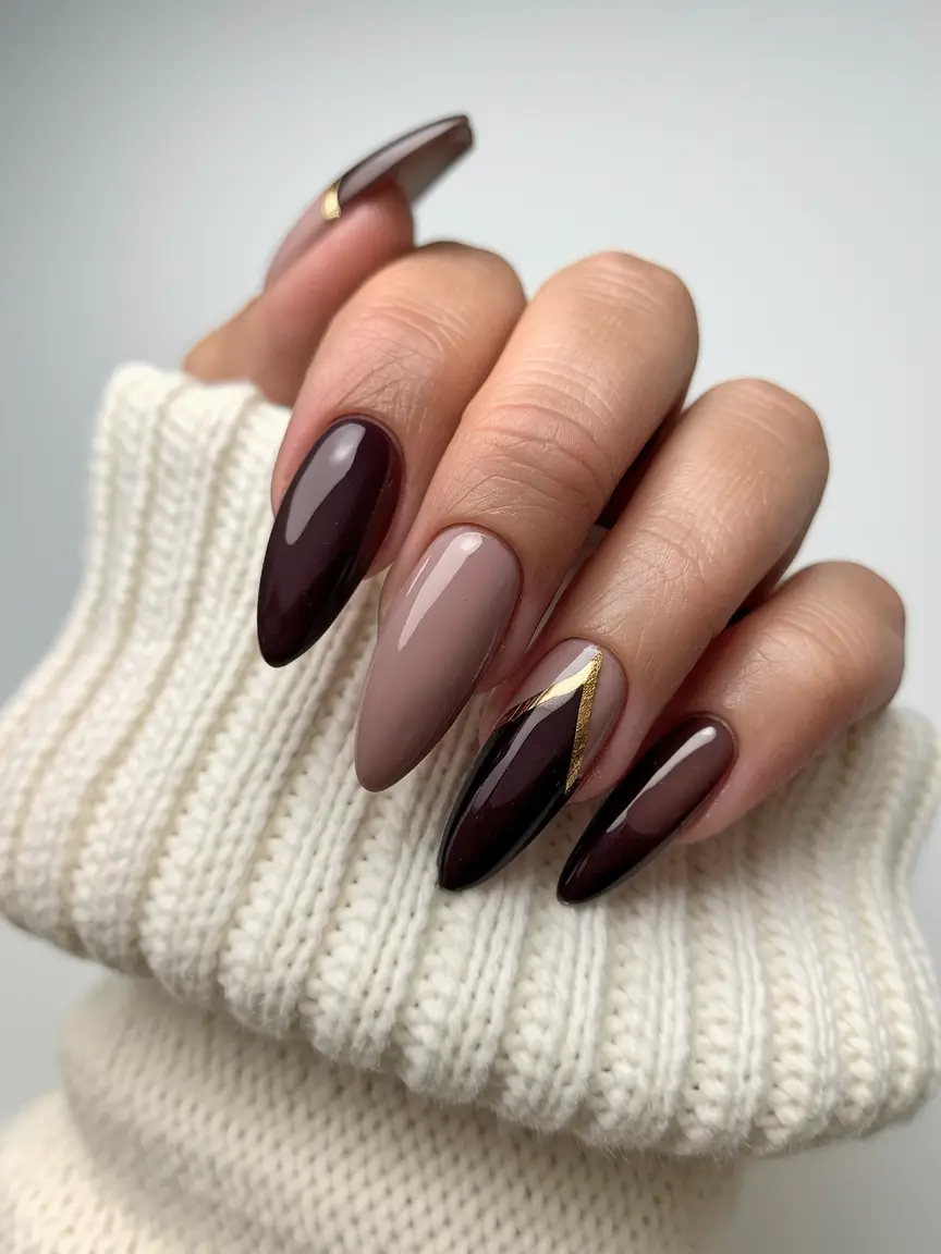 Stylish Early Fall Nail Ideas 2025 – Mocha Ombre Almond with Gold Veil