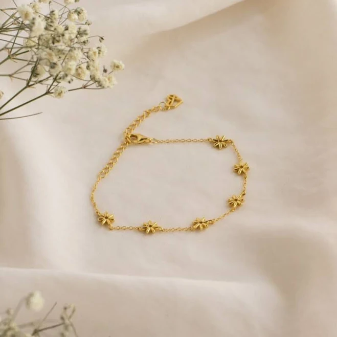 Caitlyn Minimalist Dainty Flower Child Charm Bracelet