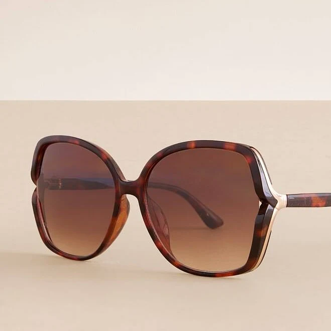 accessory BKE Women's Oversized Sunglasses with Buckle Buckle $14.99