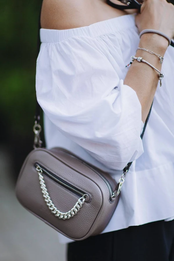 bag Minimalist Leather Crossbody Bag with Chain Etsy - tefia $104.8