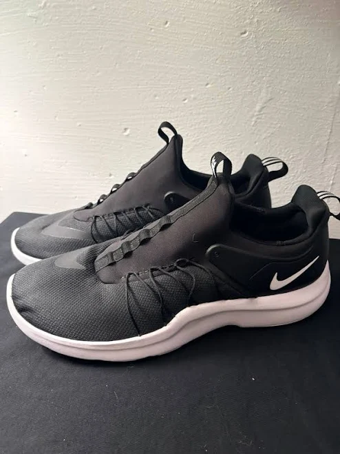 sneakers Nike Black Mesh Low Top Athletic Sneakers White Rubber Sole eBay $135