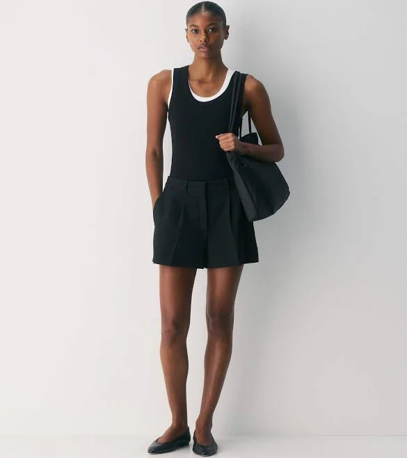Aritzia Women's Babaton Pleated Mini Shorts