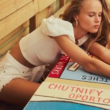 H&M Ladies Off-The-Shoulder Puff-Sleeved Top