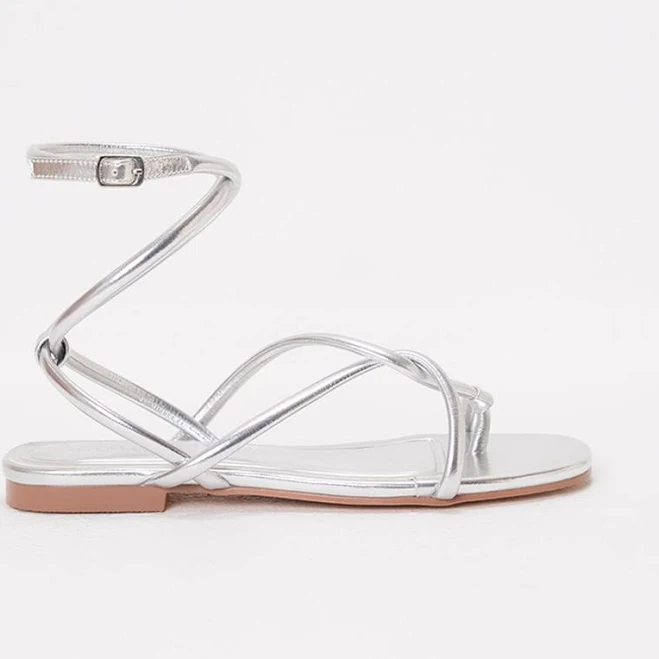 Metallic Three-stitch Flat Sandal