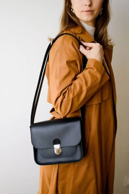 Minimalist Leather Crossbody Bag
