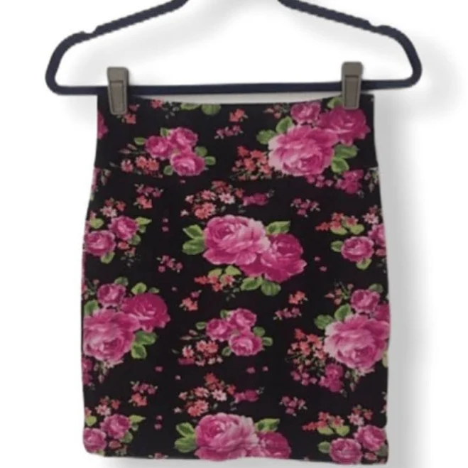 Forever 21 Floral Straight Skirt