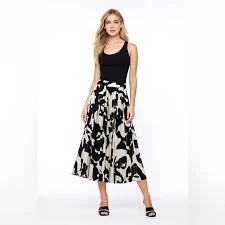 Zara Abstract Pleated Midi Skirt – XL Zara Black and Cream