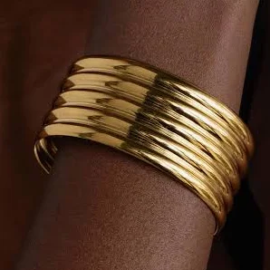 Caitlyn Minimalist 18K Gold Ribbed Groove Cuff Bracelet