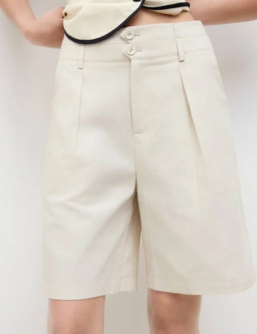 Linen-Blend Mid Rise Pleated Shorts