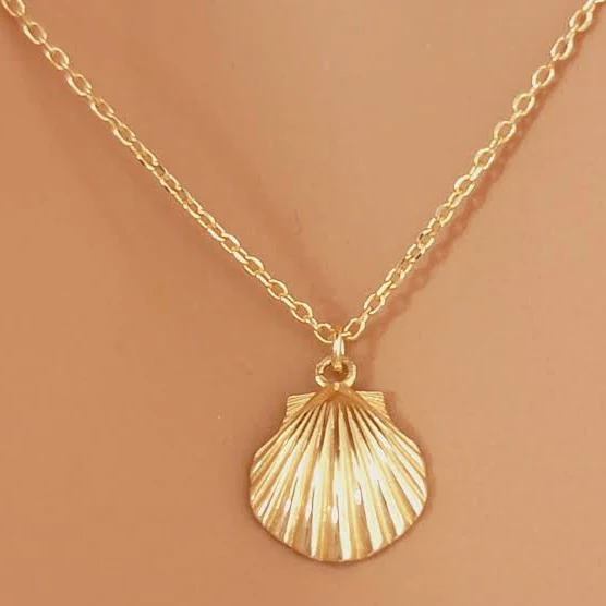 14K Gold Sea Shell Dainty Charm Necklace