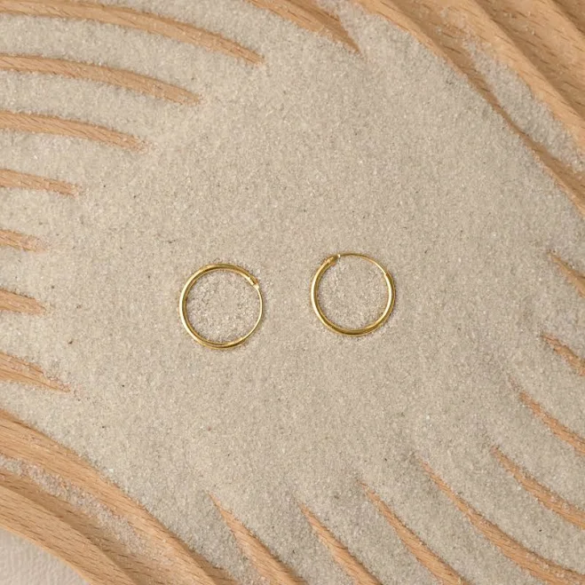 accessory Caitlyn Minimalist 18K Gold Hoop Earrings Caitlyn Minimalist $23.8