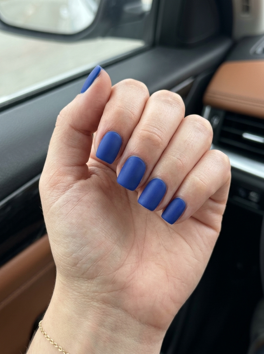 Solid Summer Nails 2026: Matte Midnight Summer Deep cobalt blue matte short square nails for an edgy, sophisticated, and modern summer look in 2026.