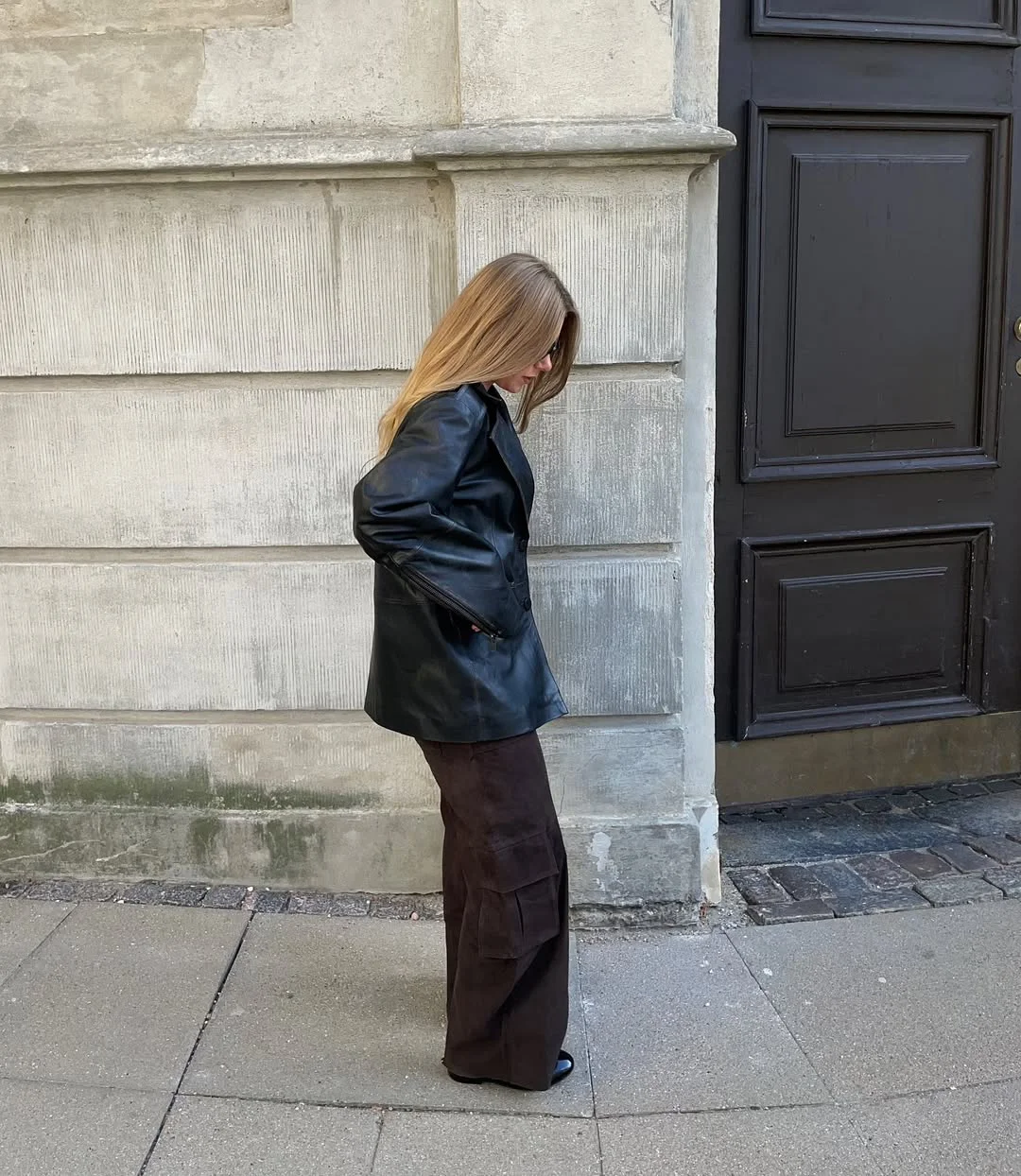 chic fall outfits pants 2026 Chocolate Cargo Pants With a Relaxed Leather Blazer