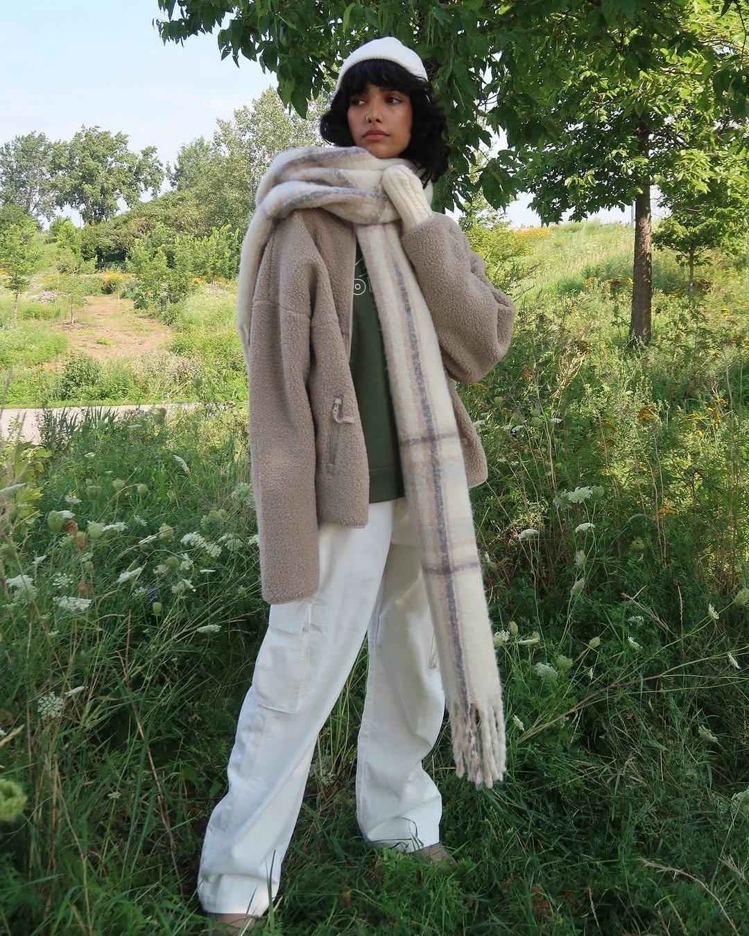 comfy fall outfits 2026 Soft Teddy Jackets And Cargo Pants For Cozy Escapes