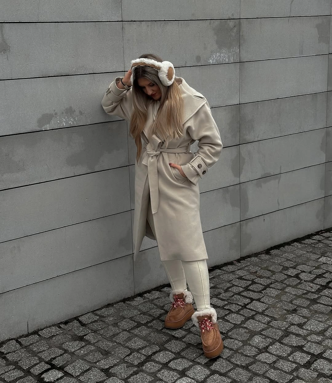 cozy & chic autumn outfits for women 2026 Cream Monochrome Layers for the Coldest Autumn Days