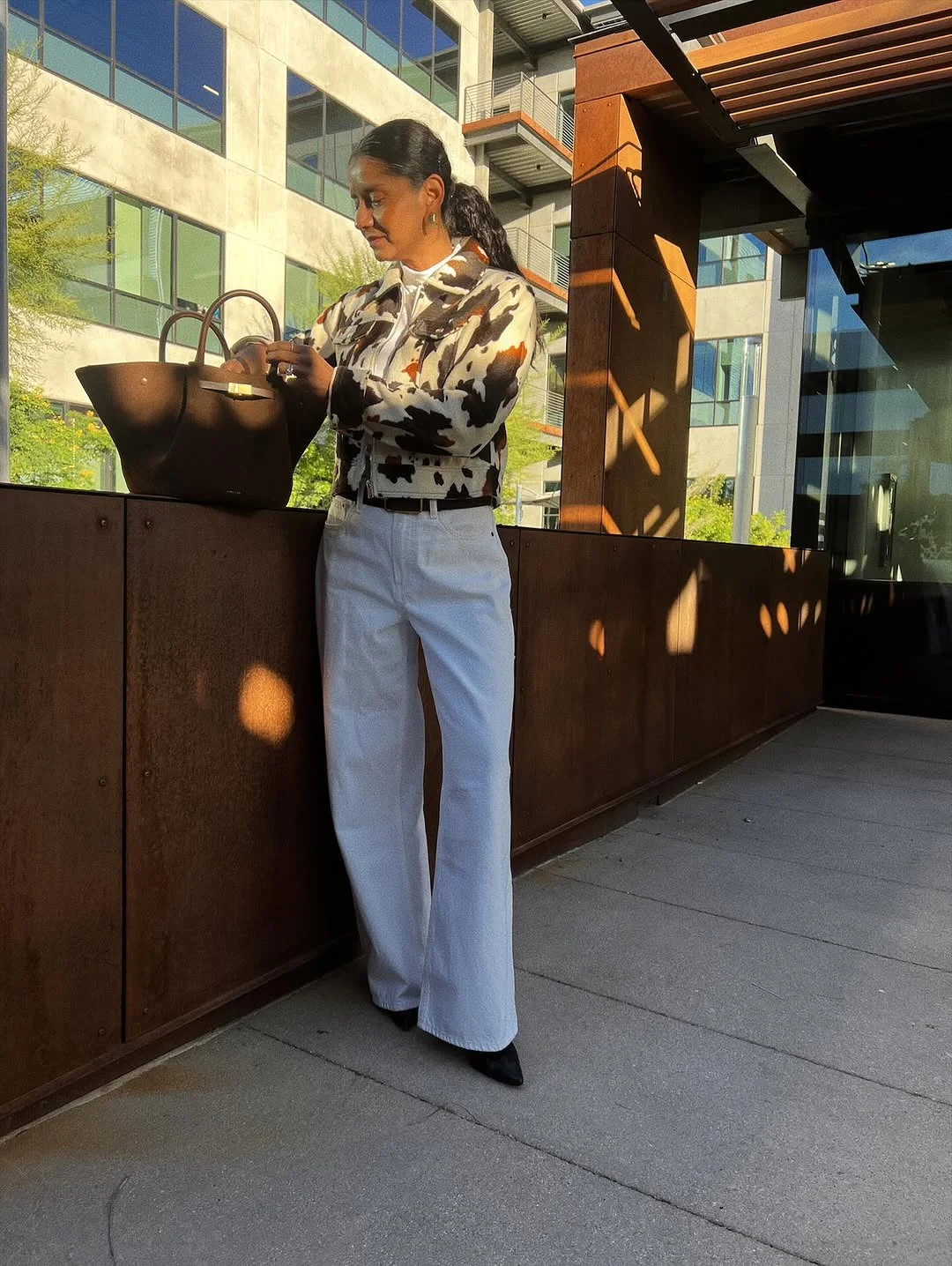 cute fall outfits docs 2026 Modern Western Prints Meet Crisp White Denim