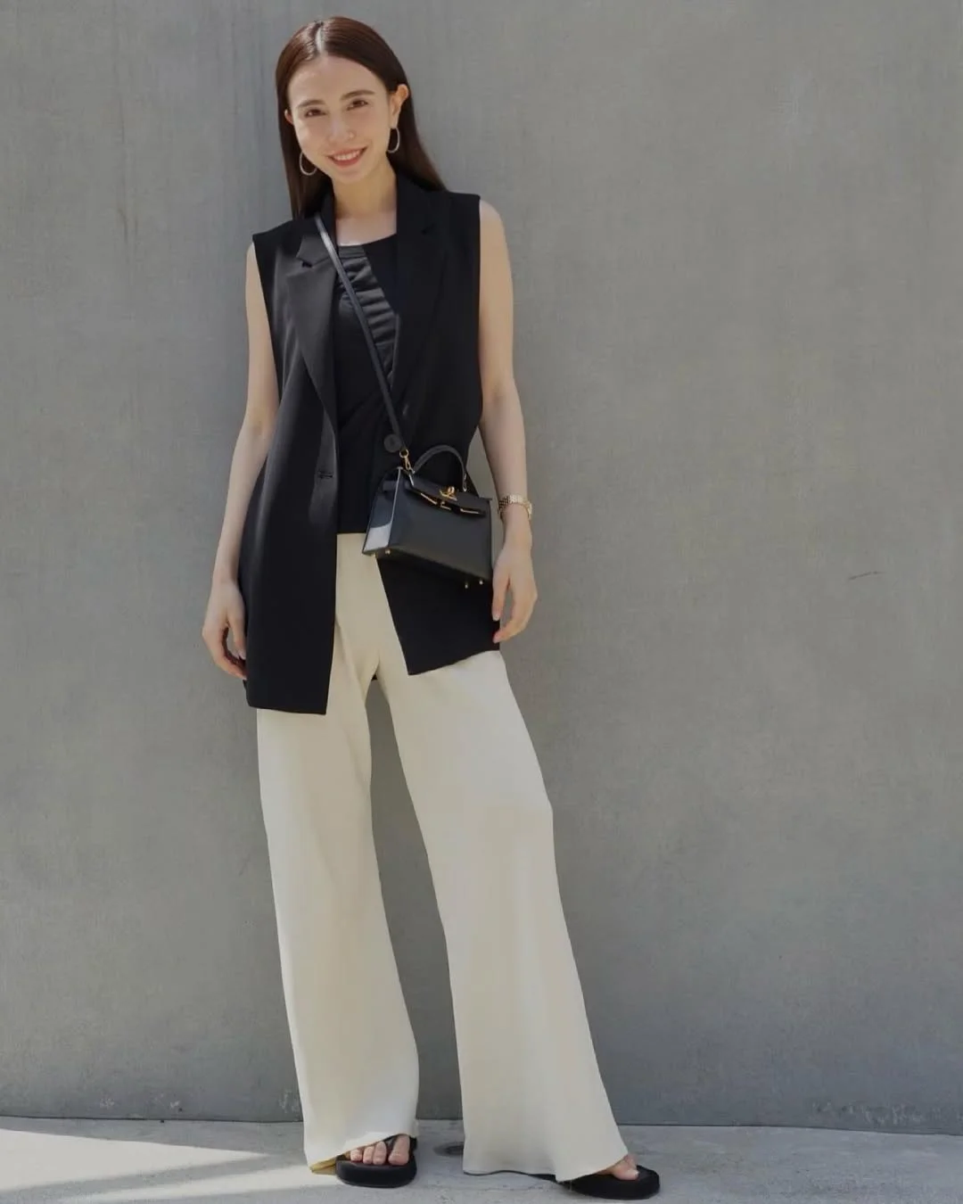 Early summer outfits 2026 Minimal Black And White Looks That Always Feel Expensive
