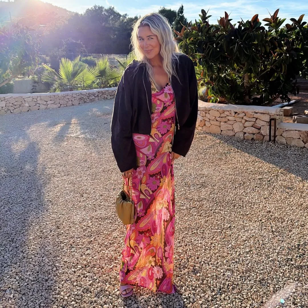 Early summer outfits 2026 Retro Printed Dresses For Slow Golden Hour Evenings