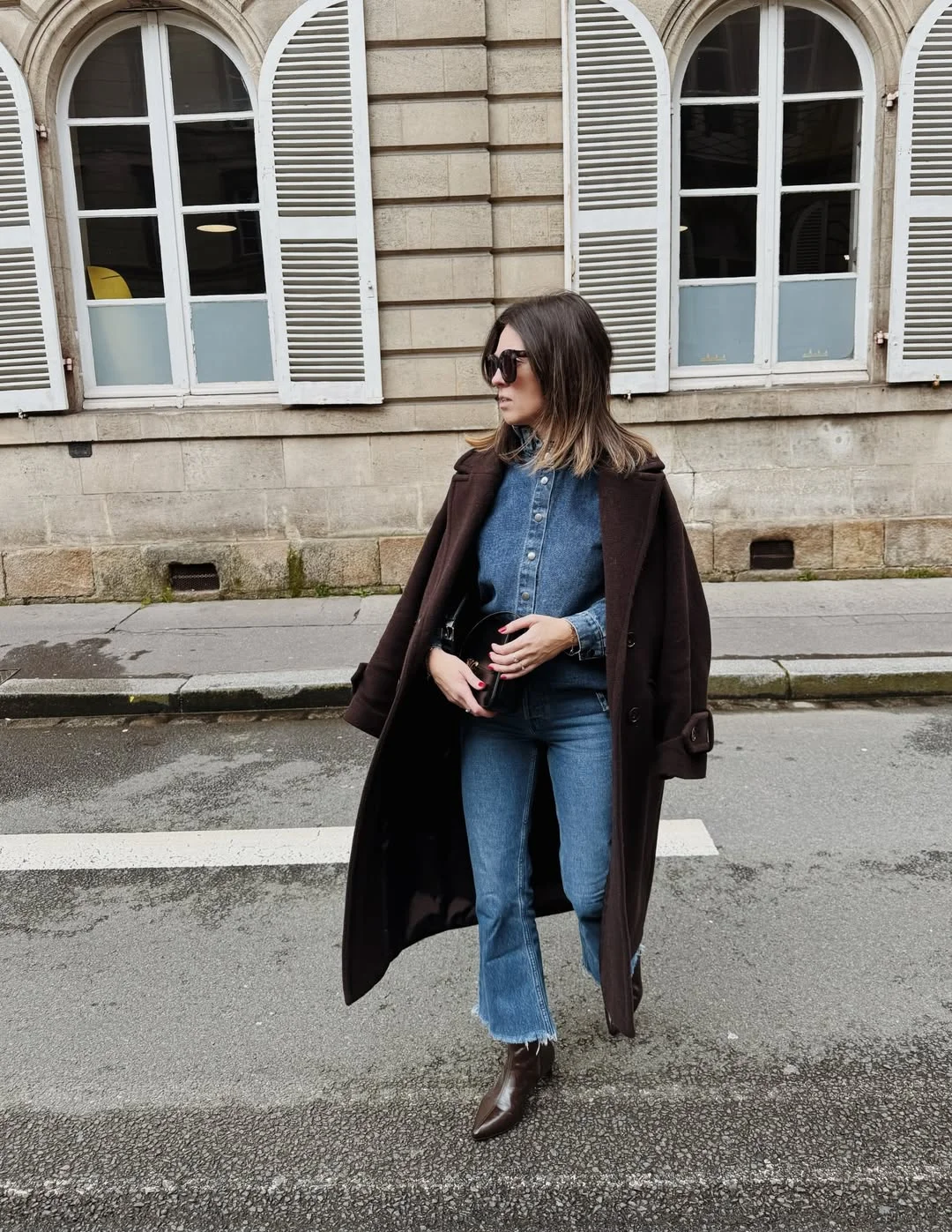 fall all denim outfits for women 2026 Dark Coats and Slim Denim Always Win in Cold Weather