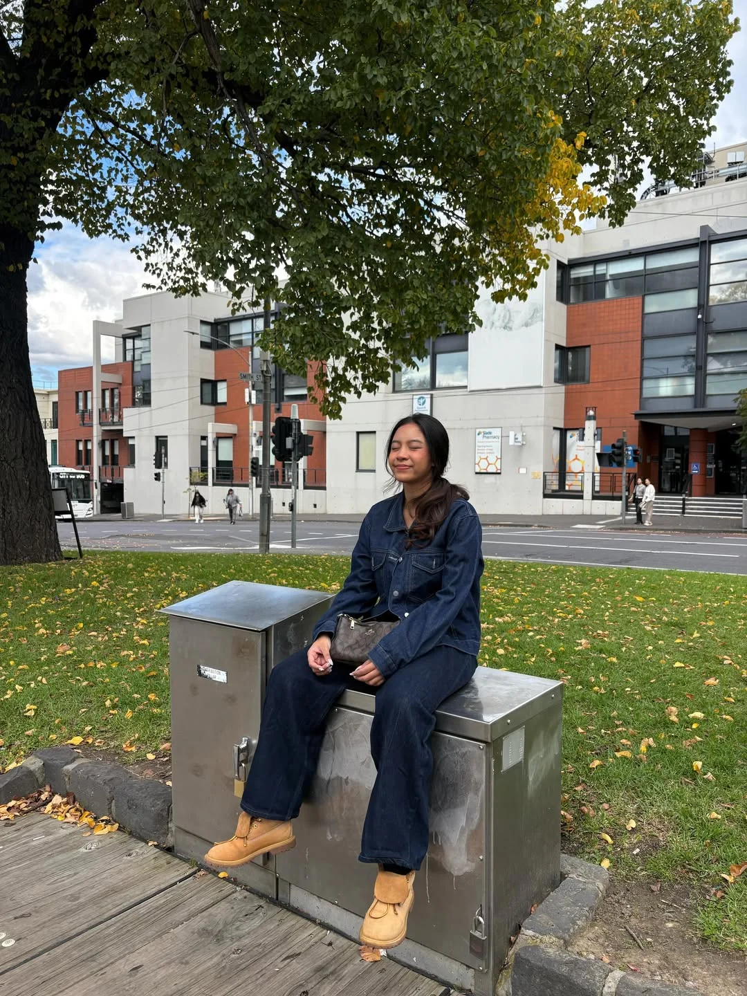 fall all denim outfits for women 2026 Dark Indigo Denim Sets Make Casual Fall Dressing Feel Elevated