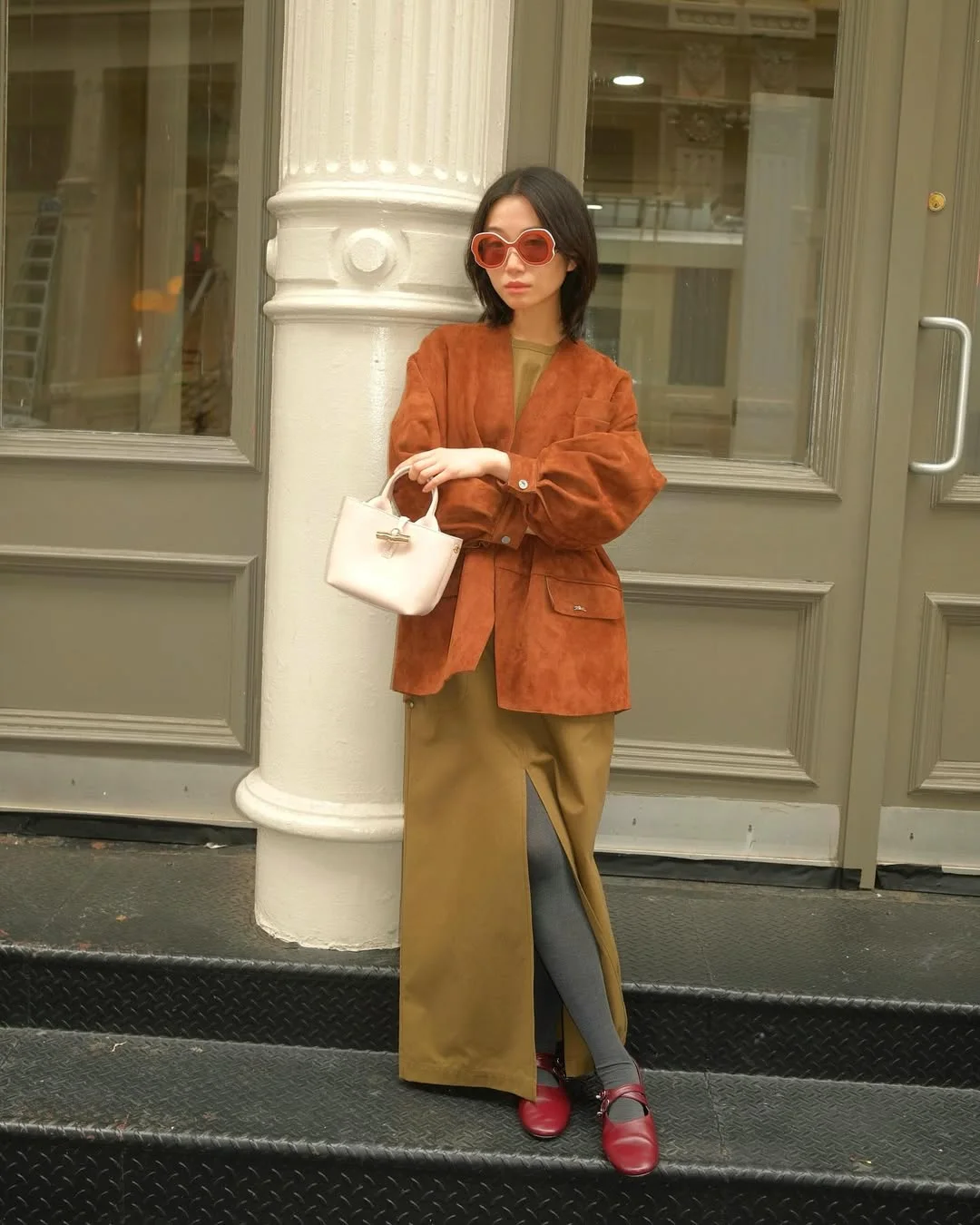 fall fashion outfits 2026 Modern Retro Dressing With Cinnamon Leather Tones