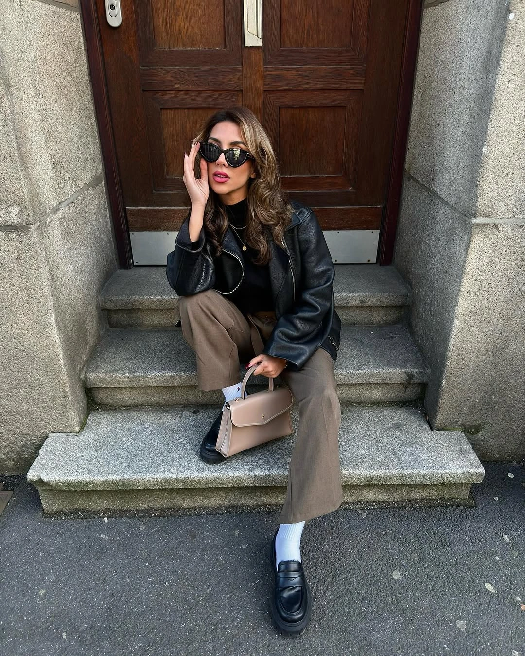 fall going out outfits 2026 Leather Jacket and Relaxed Trousers for Modern City Evenings