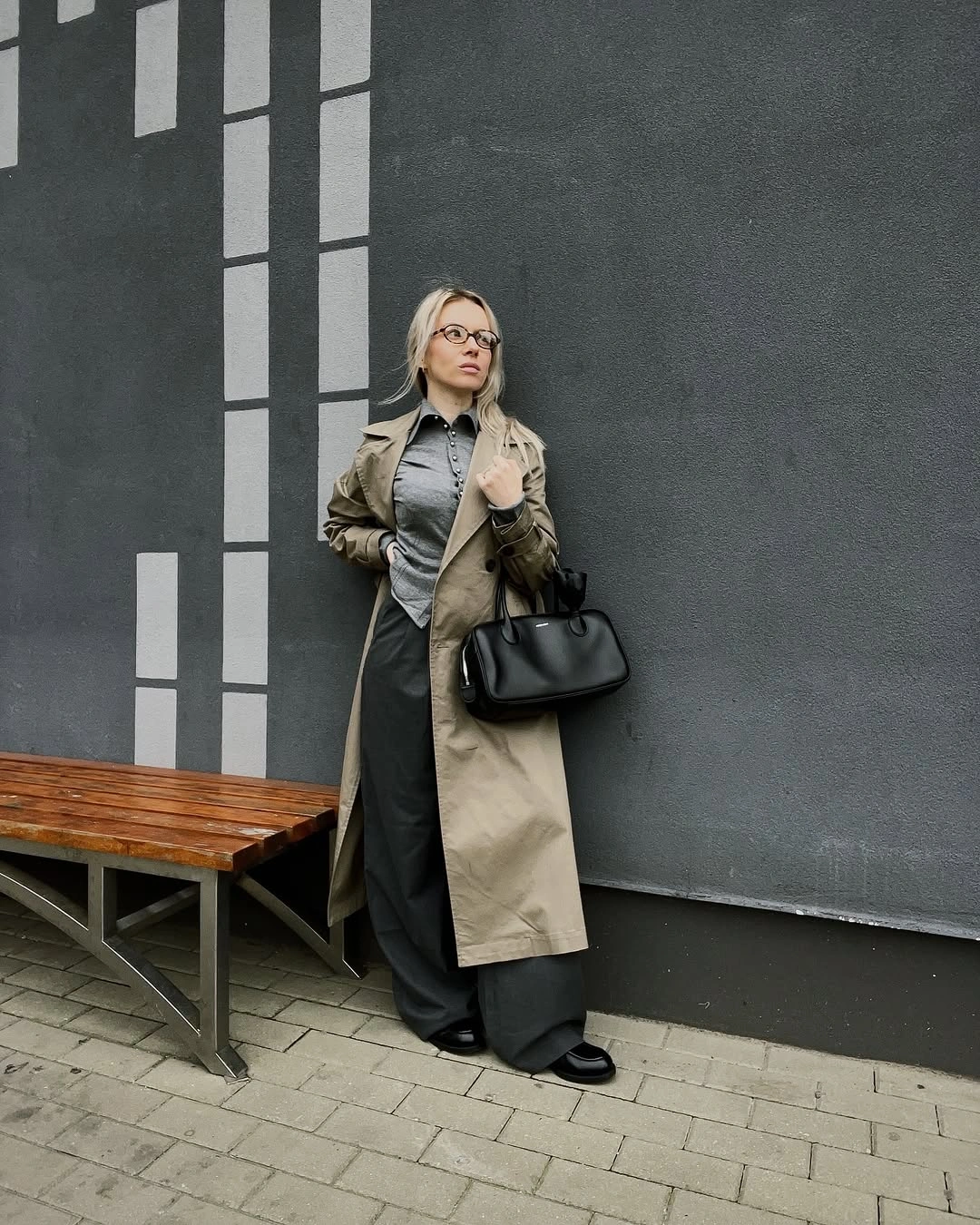 fall going out outfits 2026 Minimalist Trench Coat Layers for Sophisticated City Evenings