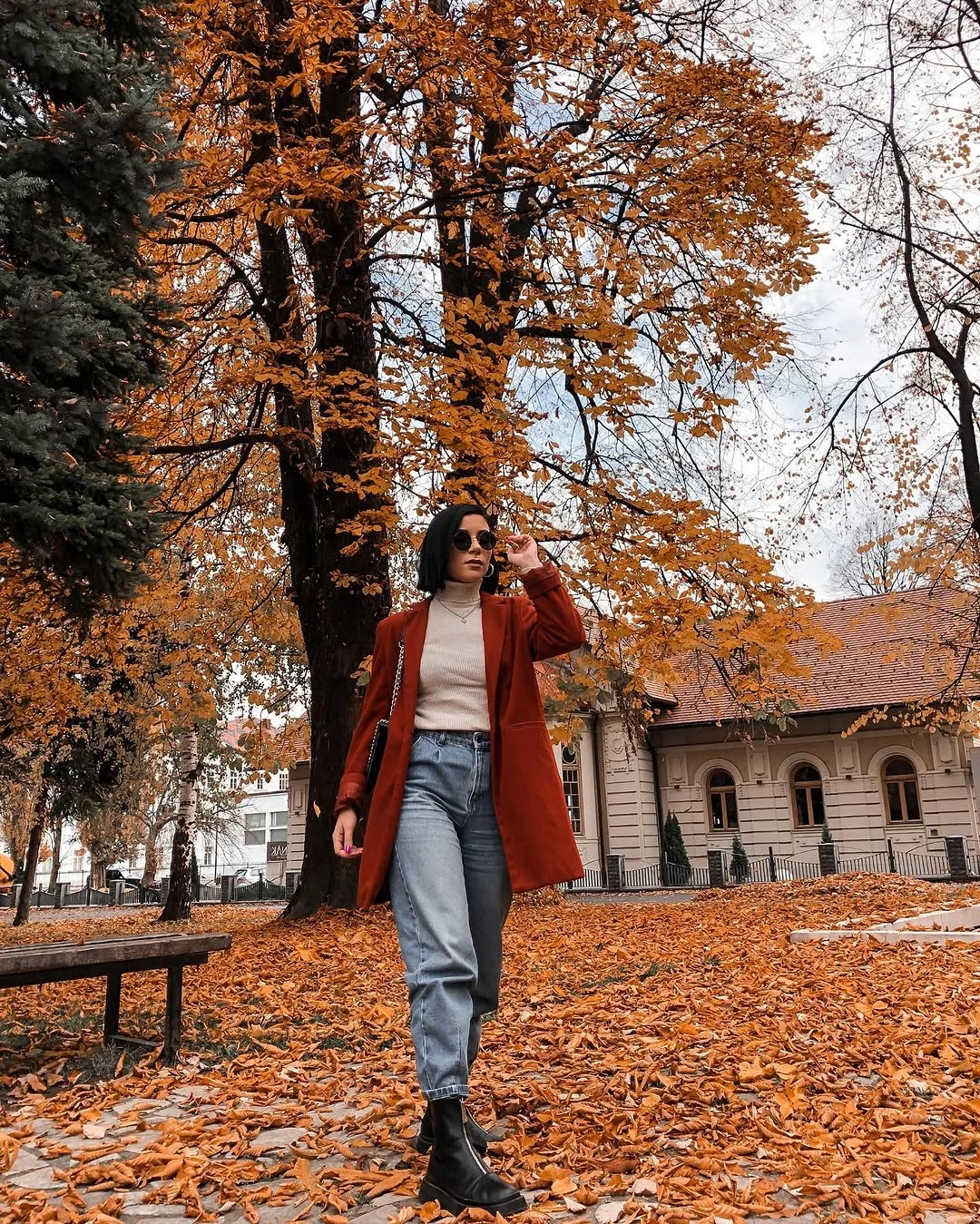 fall mom outfits 2026 Rust Blazers And Light Denim For Sophisticated Autumn Layers