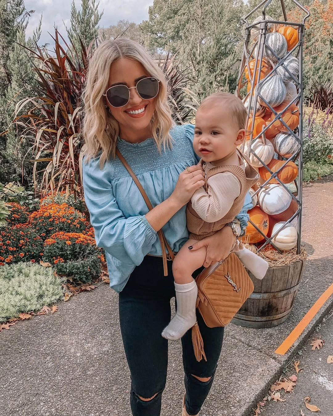 fall mom outfits 2026 Soft Blue Blouses And Dark Denim For Fresh Autumn Weekends