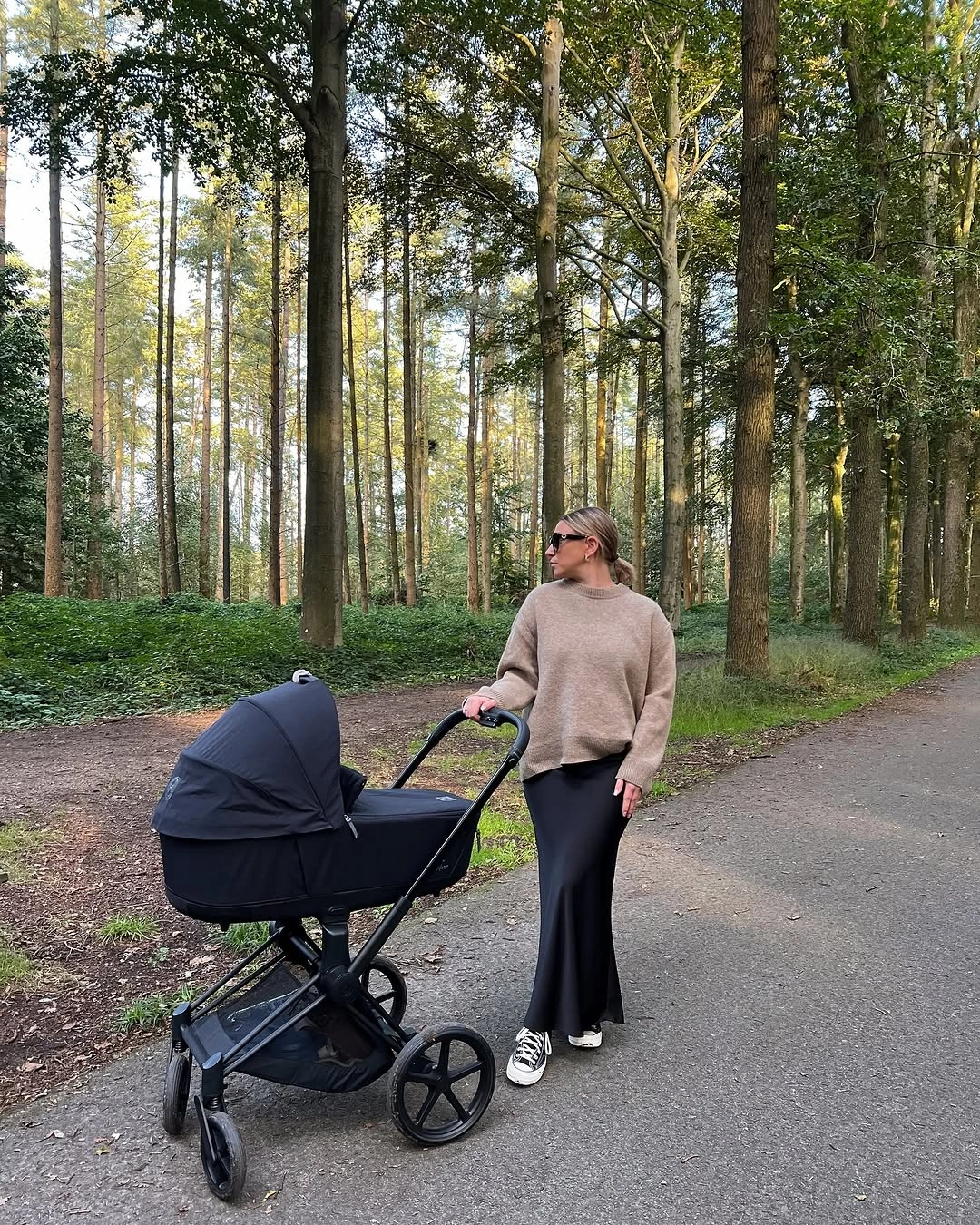 fall mom outfits 2026 Relaxed Sweaters And Satin Skirts For Peaceful Morning Walks