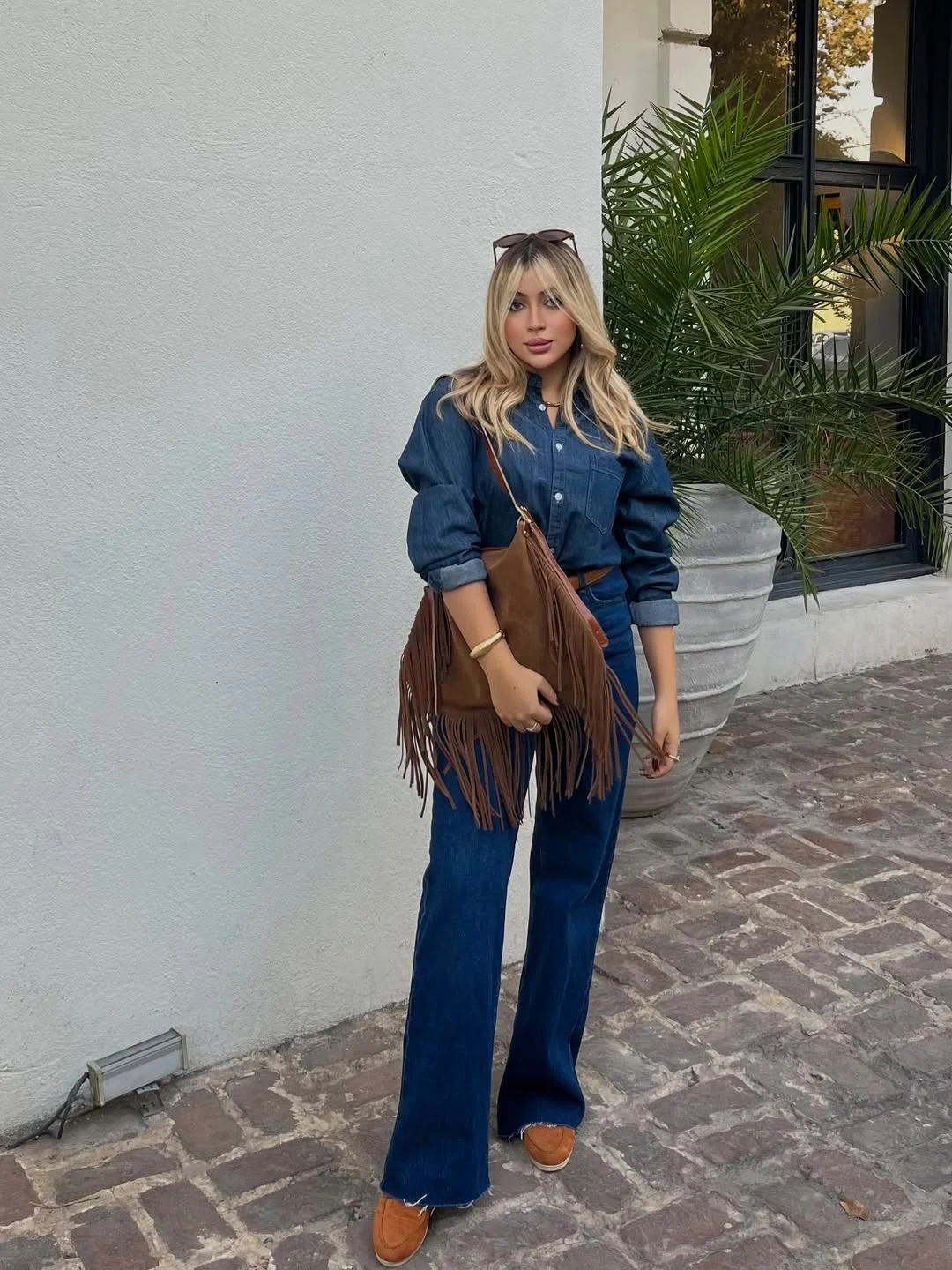 fall outfits for big busted women Dark Denim Separates with Western-Inspired Accessories