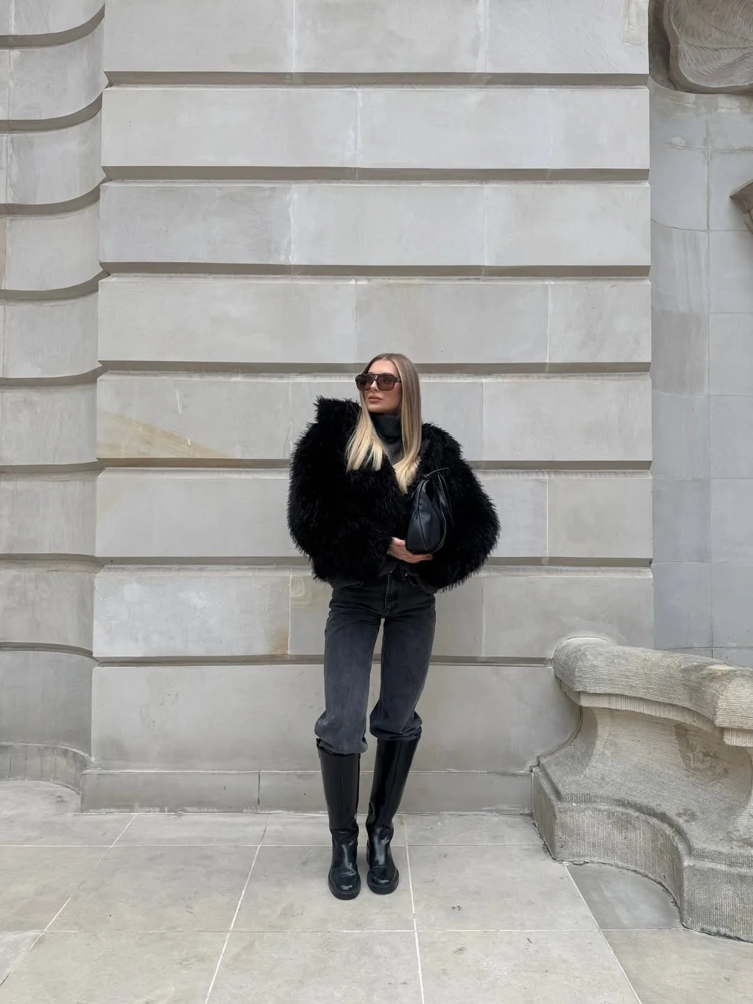 fall outfits for big busted women All-Black Layers That Feel Luxurious All Season Long
