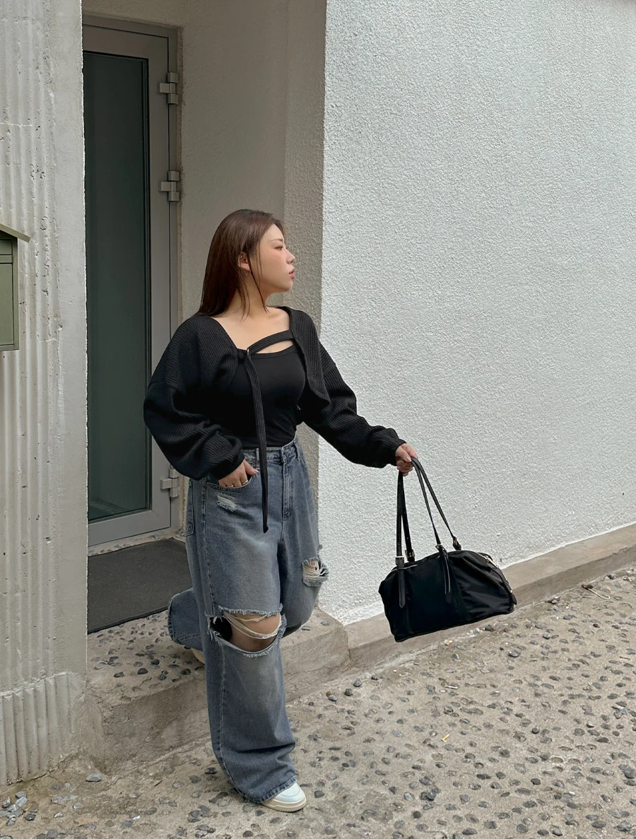 fall outfits for plus size women 2026 Relaxed Black Layers Meet Distressed Denim for a Modern Streetwear Look