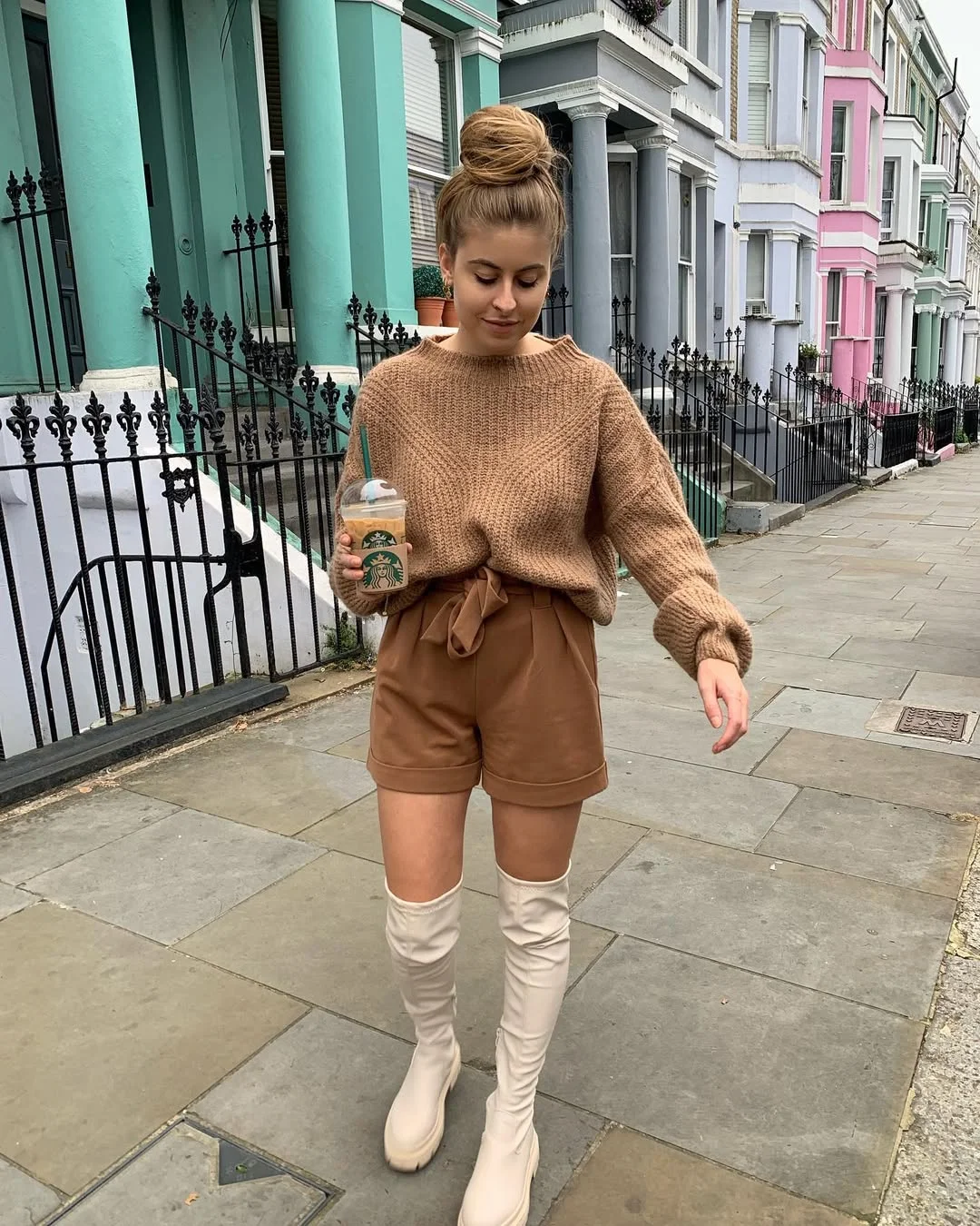 fall outfits for women in 30s style 2026 Sweater and Shorts Create an Unexpected Early Fall Combination