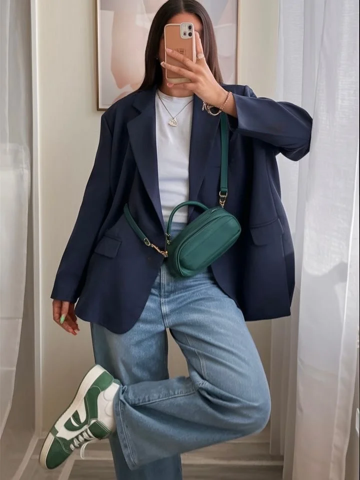 Fall outfits with blazers for women 2026 Relaxed Navy Blazer Styling That Makes Denim Feel Expensive